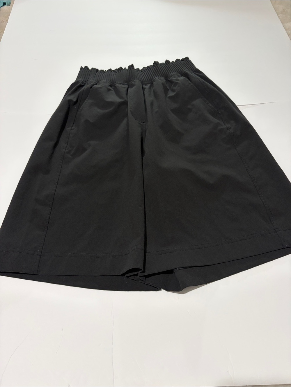 lululemon athletica Black Elastic-Waist Bermuda Shorts XXS
